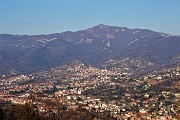 48 Dal Castello di San Vigilio vista panoramica a nord verso il Canto Alto